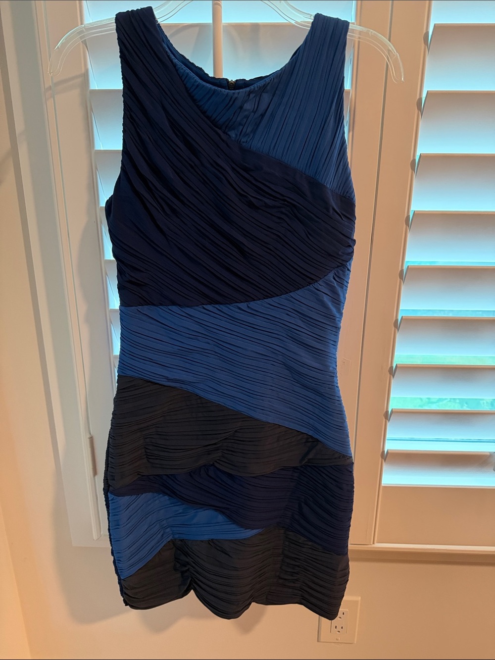 BCBG Maxazria Blue & Navy Textured Sleeveless Dress
